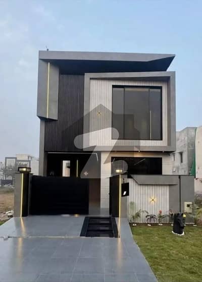 5 MARLA MODERN HOUSE FOR SALE IN DHA 9 TOWN.