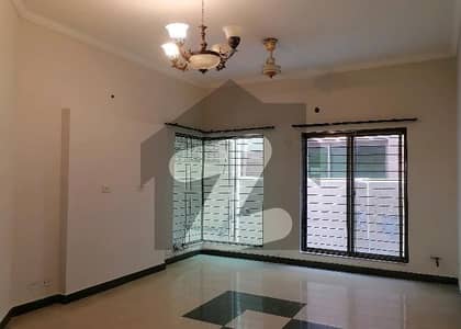 House For rent Situated In Askari 11