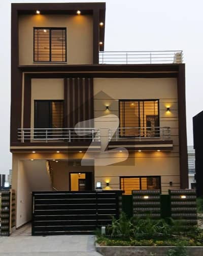 ممتاز سٹی - چناب بلاک ممتاز سٹی,اسلام آباد میں 5 مرلہ مکان 2.1 کروڑ میں برائے فروخت۔