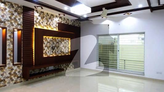 Prime Location 5 Marla House For sale In Park View City - Platinum Block Lahore