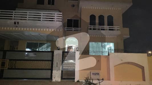 ممتاز سٹی - چناب بلاک ممتاز سٹی,اسلام آباد میں 10 کمروں کا 1 کنال مکان 2.75 لاکھ میں کرایہ پر دستیاب ہے۔