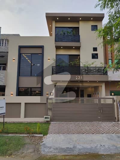 10 Marla band new house for sale in D17 A block . . A++ construction