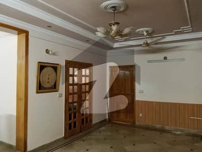 جی ۔ 10/2 جی ۔ 10,اسلام آباد میں 6 کمروں کا 12 مرلہ مکان 3.25 لاکھ میں کرایہ پر دستیاب ہے۔