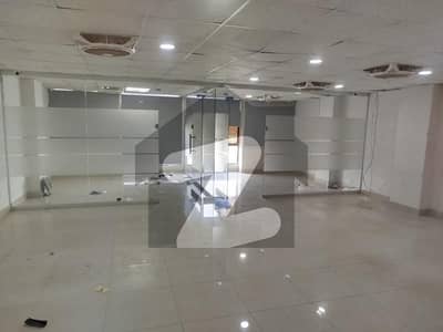 شاہراہِ فیصل کراچی میں 11 مرلہ دفتر 2.5 لاکھ میں کرایہ پر دستیاب ہے۔