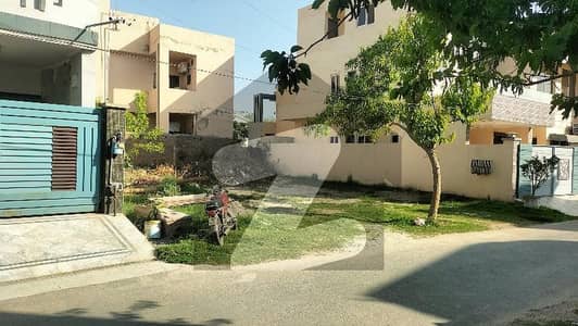 10 Marlq Plot For Sale in UET Socity