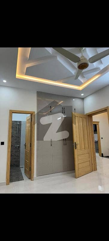 جی ۔ 13 اسلام آباد میں 3 کمروں کا 4 مرلہ مکان 1.15 لاکھ میں کرایہ پر دستیاب ہے۔