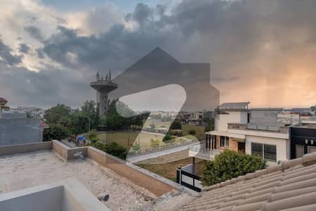 10 MARLA PRIME LOCATION BRAND NEW HOUSE FOR SALE IN DHA RAHBAR PHASE 1