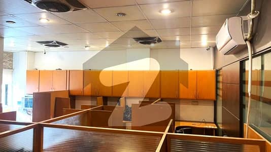 Fully Furnished 850 Square Feet Commercial/Corporate Office for Rent in Gulberg 3, Lahore