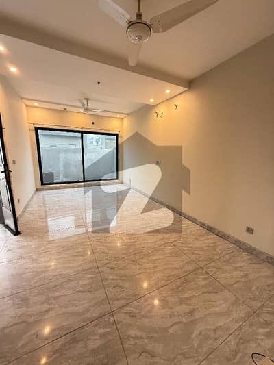 ڈی ایچ اے 11 رہبر فیز 2 ڈی ایچ اے 11 رہبر,لاہور میں 4 کمروں کا 5 مرلہ مکان 1.2 لاکھ میں کرایہ پر دستیاب ہے۔