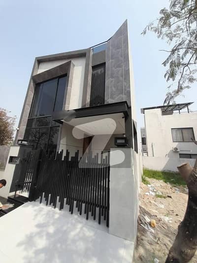 Live in Style Brand New Affordable Luxury 5-Marla Modern House for Rent in DHA Phase 9 Town Lahore with Spacious Drawing Dining, Company Kitchen & Prime Surroundings