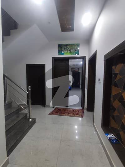 واپڈا سٹی فیصل آباد میں 5 کمروں کا 15 مرلہ مکان 1.8 لاکھ میں کرایہ پر دستیاب ہے۔