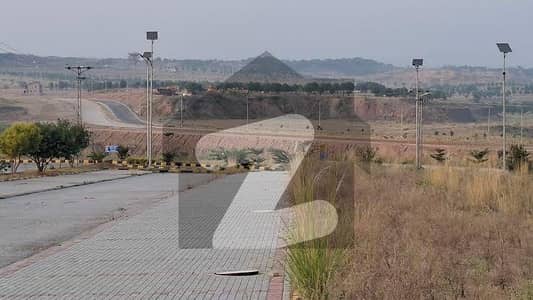 مارگلہ آرچرڈ اسلام آباد میں 1 کنال رہائشی پلاٹ 3.0 کروڑ میں برائے فروخت۔