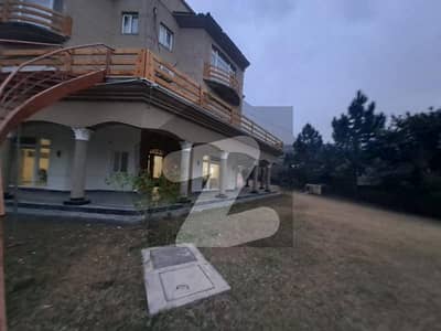 بنی گالہ اسلام آباد میں 8 کمروں کا 11 کنال فارم ہاؤس 8.0 لاکھ میں کرایہ پر دستیاب ہے۔