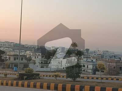 1 Kanal Investor Rate Plot For Sale In DHA 5