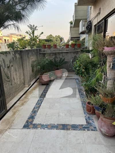 بحریہ ٹاؤن فیز 3 بحریہ ٹاؤن راولپنڈی,راولپنڈی میں 4 کمروں کا 10 مرلہ مکان 4.0 کروڑ میں برائے فروخت۔