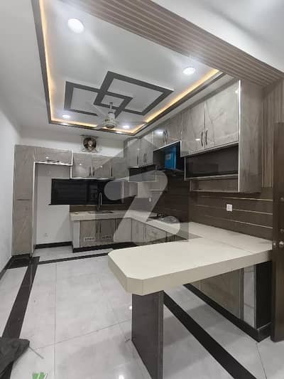 With Gas Luxurious 10 Marla Upper Portion For Rent