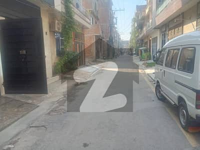 سبزہ زار سکیم لاہور میں 7 کمروں کا 5 مرلہ مکان 3.45 کروڑ میں برائے فروخت۔