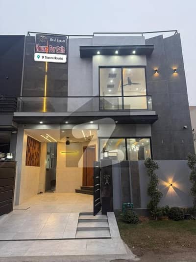 5 MARLA ELEGANT AND FULLY MAINTAINED SUPER HOT LOCATED BUNGALOW IS AVAILABLE IN THE BEST BLOCK OF DHA LAHORE.