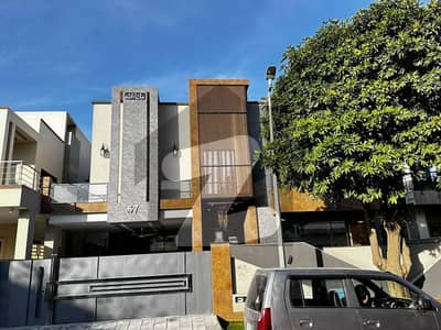 1 Kanal Designer House Single Unit Good Location Available For Sale