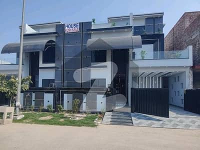 Your Dream Brand New 10 Marla House Is Available In Royal Orchard