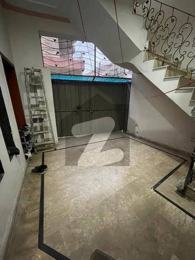 ہائی کورٹ سوسائٹی لاہور میں 4 کمروں کا 5 مرلہ مکان 2.4 کروڑ میں برائے فروخت۔