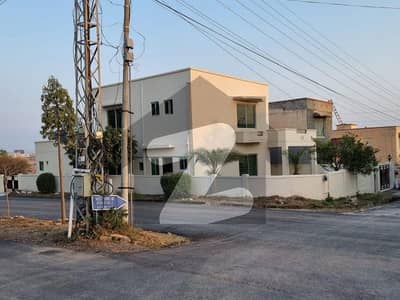 ڈی ایچ اے ڈیفینس فیز 4 ڈی ایچ اے ڈیفینس,اسلام آباد میں 5 کمروں کا 1 کنال مکان 5.1 کروڑ میں برائے فروخت۔