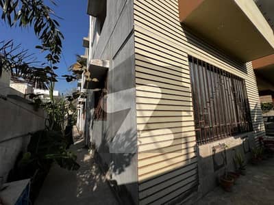 گلشنِ اقبال - بلاک 6 گلشنِ اقبال,گلشنِ اقبال ٹاؤن,کراچی میں 9 کمروں کا 1 کنال مکان 15.25 کروڑ میں برائے فروخت۔