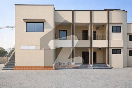 4 Kanal Commercial Building For Rent