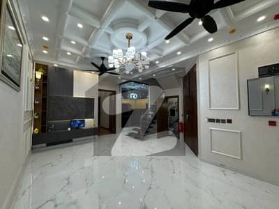 پارک ویو سٹی لاہور میں 4 کمروں کا 5 مرلہ مکان 1.7 کروڑ میں برائے فروخت۔