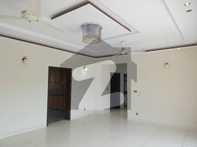 1 Kanal Basement Like Brand New At DHA Phase 4 3 Master Bedrooms With Attached Bath, Lounge, Kitchen Dying Drying Powder Washroom