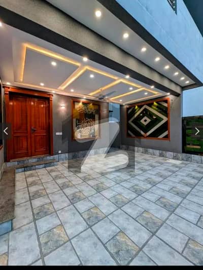 LDA Avenue 10 Marla House Prime Location Available For Sale