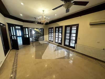 Elegant 6-Bedrooms double storey house for rent in E-7