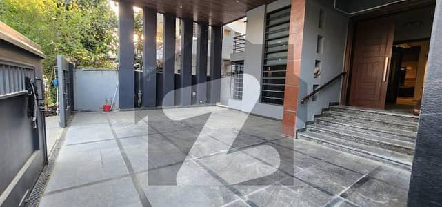 FULL LUXURIOUS HOUSE FOR RENT IN F-8