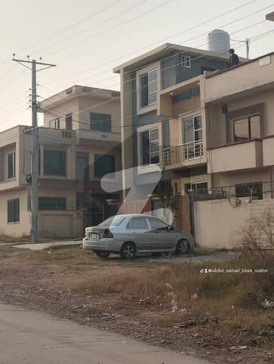 آئی ۔ 11 اسلام آباد میں 4 مرلہ رہائشی پلاٹ 1.75 کروڑ میں برائے فروخت۔