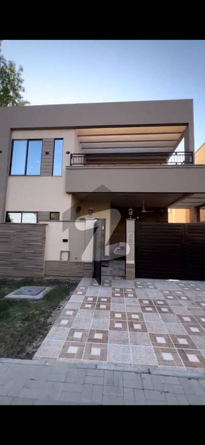 بحریہ ٹاؤن - پریسنٹ 1 بحریہ ٹاؤن کراچی,کراچی میں 5 کمروں کا 11 مرلہ مکان 4.55 کروڑ میں برائے فروخت۔