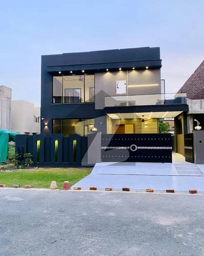 پارک ویو سٹی لاہور میں 4 کمروں کا 10 مرلہ مکان 3.15 کروڑ میں برائے فروخت۔