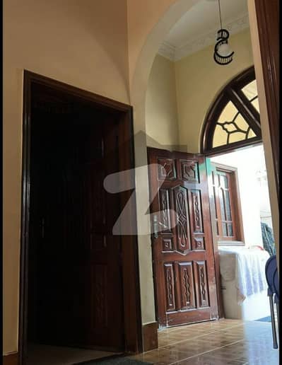 واپڈا ٹاؤن فیز 1 واپڈا ٹاؤن,لاہور میں 4 کمروں کا 10 مرلہ مکان 1.5 لاکھ میں کرایہ پر دستیاب ہے۔