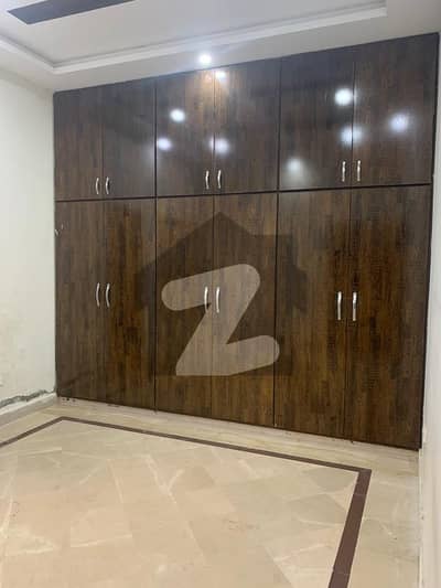 گلبرگ 2 گلبرگ,لاہور میں 2 کمروں کا 5 مرلہ فلیٹ 52.0 ہزار میں کرایہ پر دستیاب ہے۔