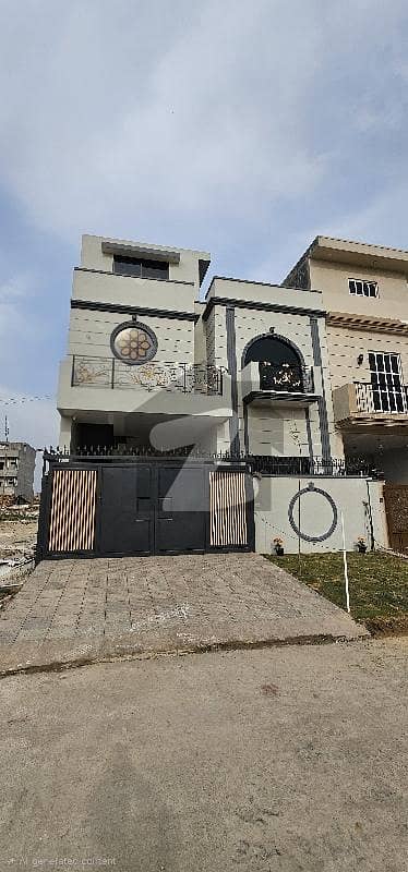 جی ۔ 15/3 جی ۔ 15,اسلام آباد میں 4 کمروں کا 5 مرلہ مکان 3.7 کروڑ میں برائے فروخت۔