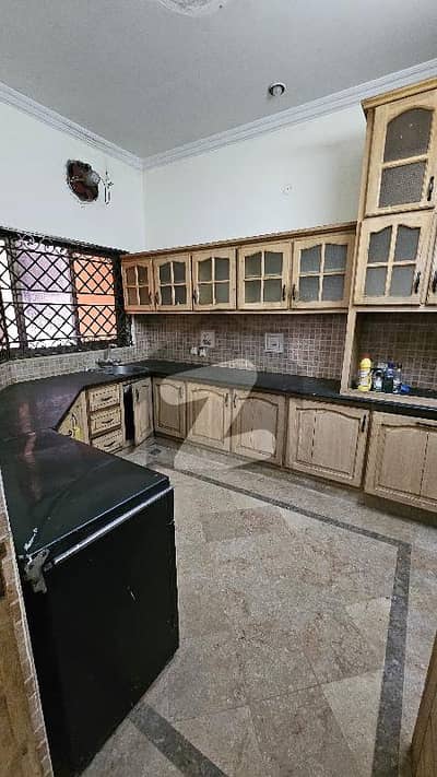 جی ۔ 13 اسلام آباد میں 4 کمروں کا 7 مرلہ مکان 1.55 لاکھ میں کرایہ پر دستیاب ہے۔