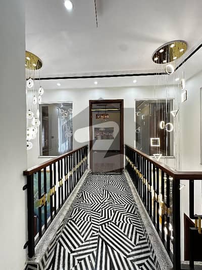 11 MARLA CORNER + FACING PARK DOUBLE STORY HOUSE FOR SALE TARIQ GARDEN LAHORE