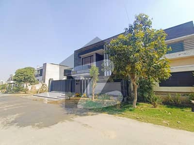 1 KANAL BRAND NEW MODERN HOUSE AVAILABLE FOR SALE IN IEP EINGNEERING TOWN