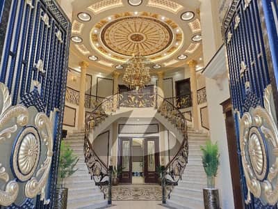 ازمیر ٹاؤن لاہور میں 7 کمروں کا 2 کنال مکان 19.5 کروڑ میں برائے فروخت۔