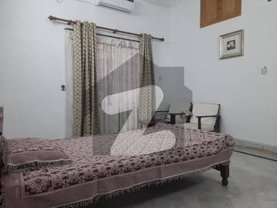 ایف ۔ 8 اسلام آباد میں 1 کمرے کا 2 مرلہ کمرہ 60.0 ہزار میں کرایہ پر دستیاب ہے۔