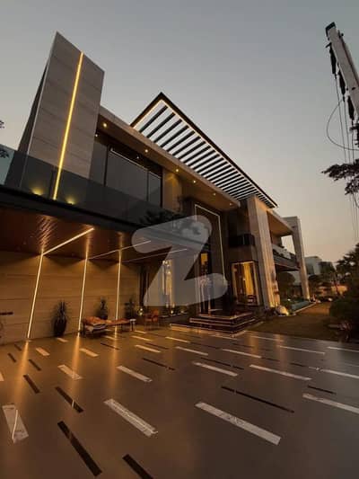 2 KANAL LUXURIOUS HOUSE FULL FURNISHED WITH SWIMMING POOL FOR SALE IN DHA PHASE 6