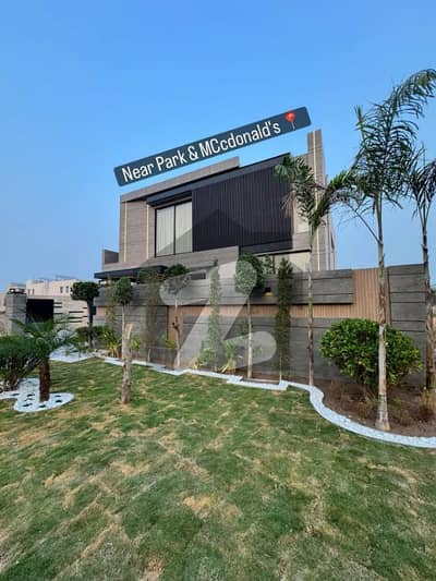 ڈی ایچ اے فیز 6 ڈیفنس (ڈی ایچ اے),لاہور میں 5 کمروں کا 1 کنال مکان 8.8 کروڑ میں برائے فروخت۔