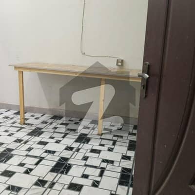 کینال گارڈن ۔ بلاک بی کینال گارڈن,لاہور میں 2 کمروں کا 3 مرلہ فلیٹ 35.0 ہزار میں کرایہ پر دستیاب ہے۔