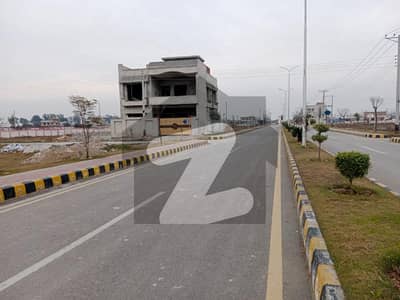 8 MARLA PLOT AVAILBLE