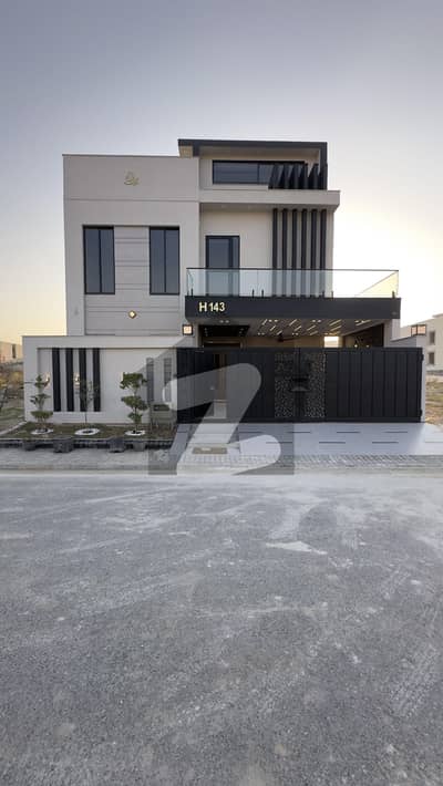 نیو سٹی فیز 2 نیو سٹی,واہ میں 6 کمروں کا 10 مرلہ مکان 3.75 کروڑ میں برائے فروخت۔