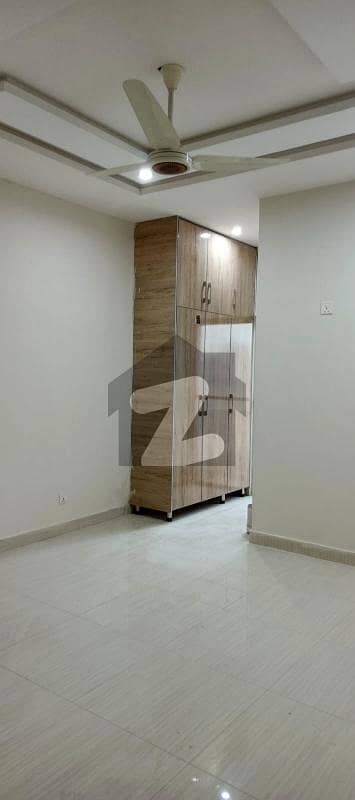 ایم پی سی ایچ ایس ۔ بلاک ایف ایم پی سی ایچ ایس ۔ ملٹی گارڈنز,بی ۔ 17,اسلام آباد میں 6 کمروں کا 5 مرلہ مکان 2.3 کروڑ میں برائے فروخت۔